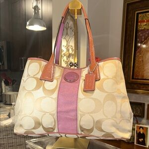 Coach Beige/Pink Signature Satchel 2011 with Kiss Lock Closure 14”x 9.5”x 6” EUC